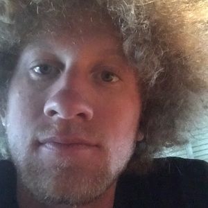 Meet your Posher, Devin